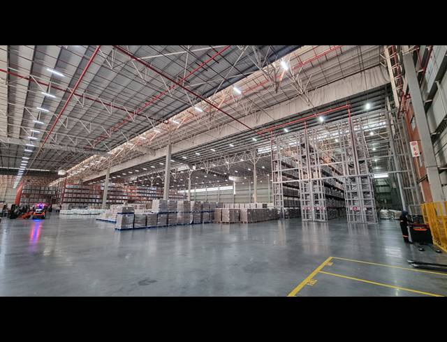 22,095M² WAREHOUSE TO LET IN GLEN MARAIS